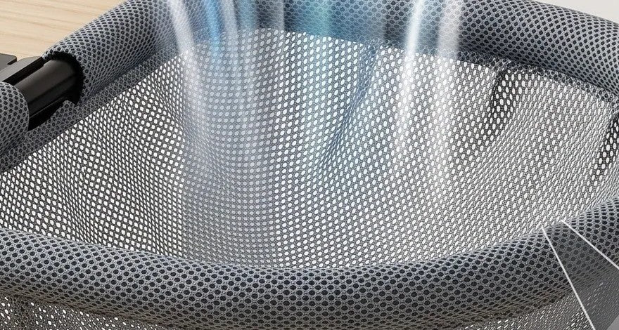 Cuccia da scrivania Belvedere nella versione Rete traspirante, agganciata al piano